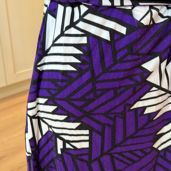 VGUC Diane Von Furstenberg sleeveless purple black and white wrap dress - Picture 4 of 12